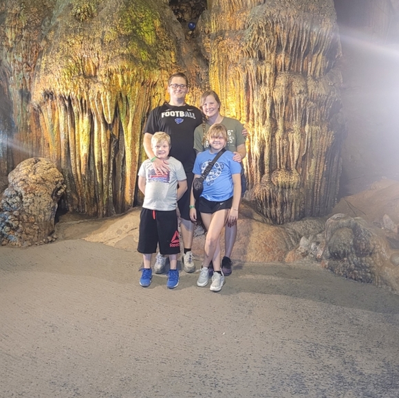 Meet your Posher, Stephanie - Picture 1 of 2